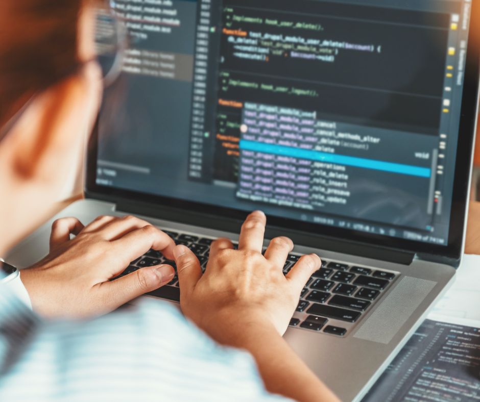 Sviluppo web personalizzato e funzionalit&agrave; su misura per siti web ed e-commerce